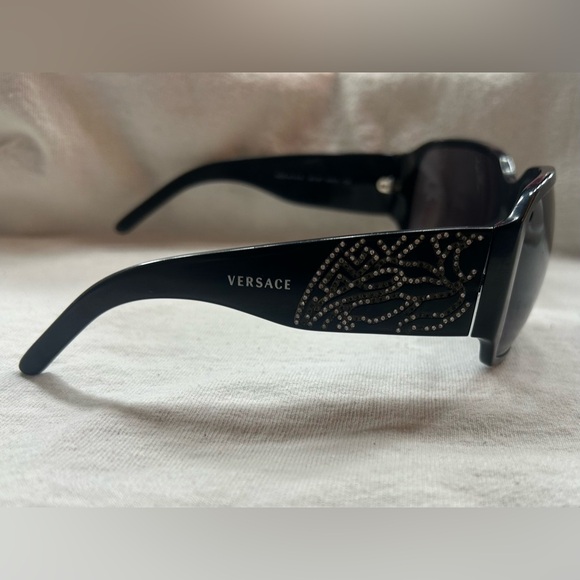 Versace MOD. 4110-B GB1/87 Sunglasses and Case - Picture 2 of 5